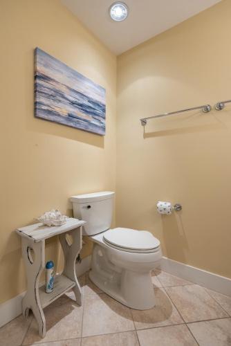 New Listing 114A W Hudson Ave Open Layout Close to Everything - photo 30