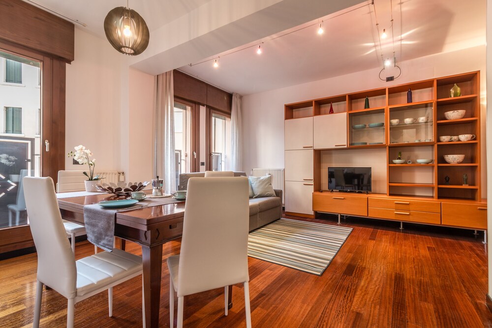 Grey House in the heart of @Treviso — 4-Star Luxury Hotel in Treviso, Italy