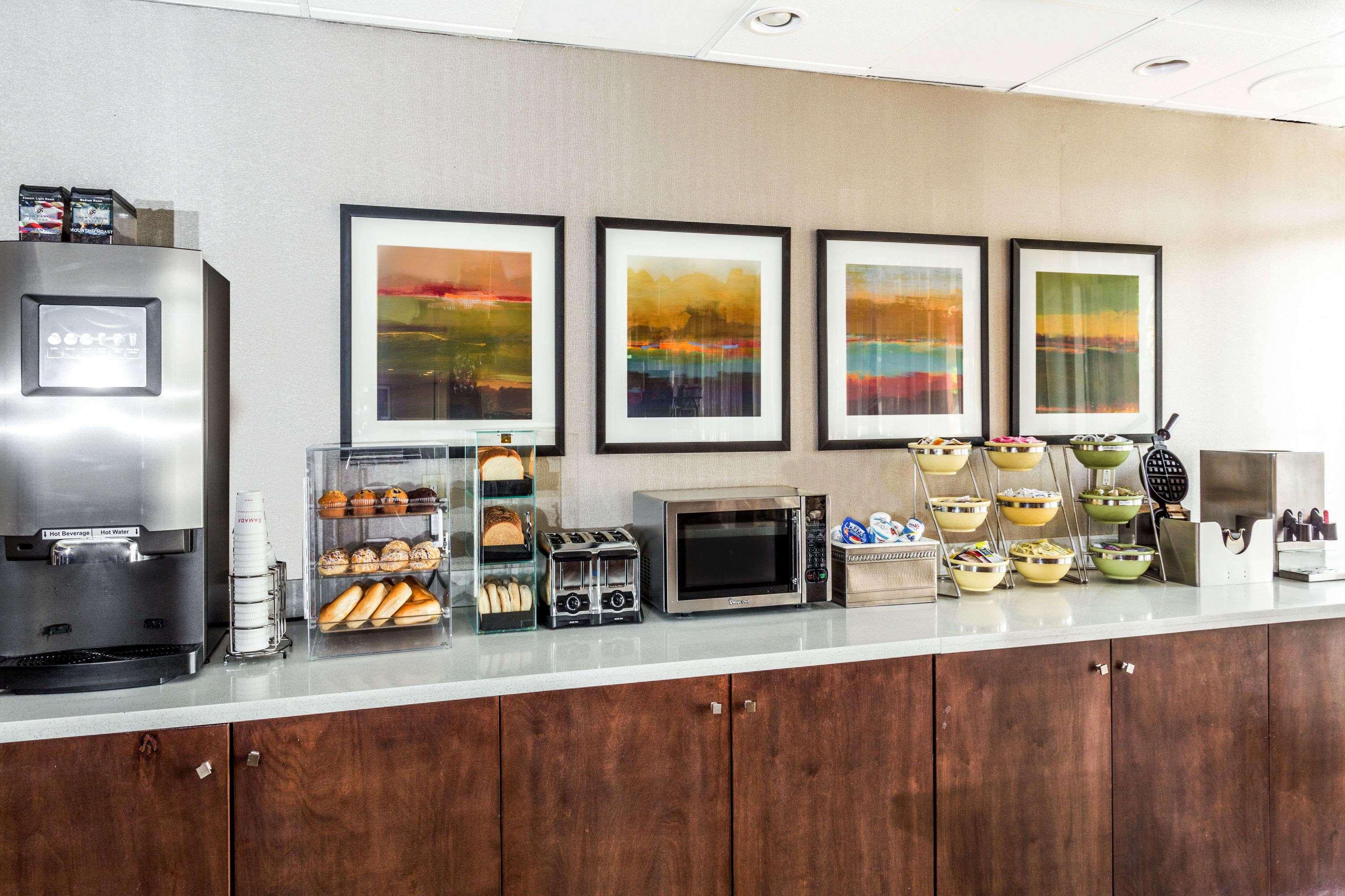 Ramada by Wyndham Salt Lake City North Temple - photo 12