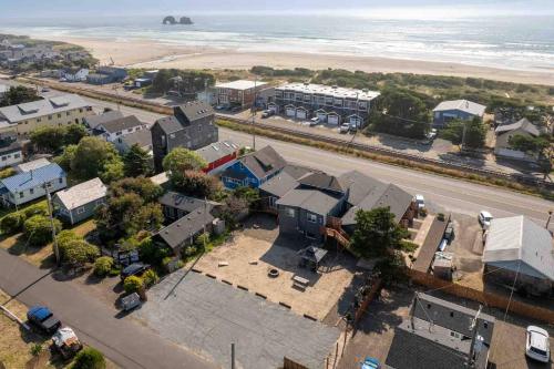 Cottages at Rockaway Beach Suite #4 — 4-Star Luxury Hotel in Rockaway Beach, United States