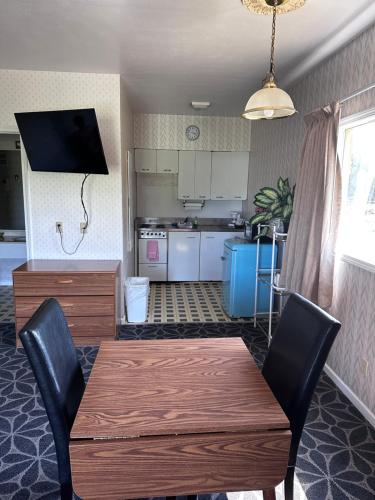 Park Inn Motel - photo 11