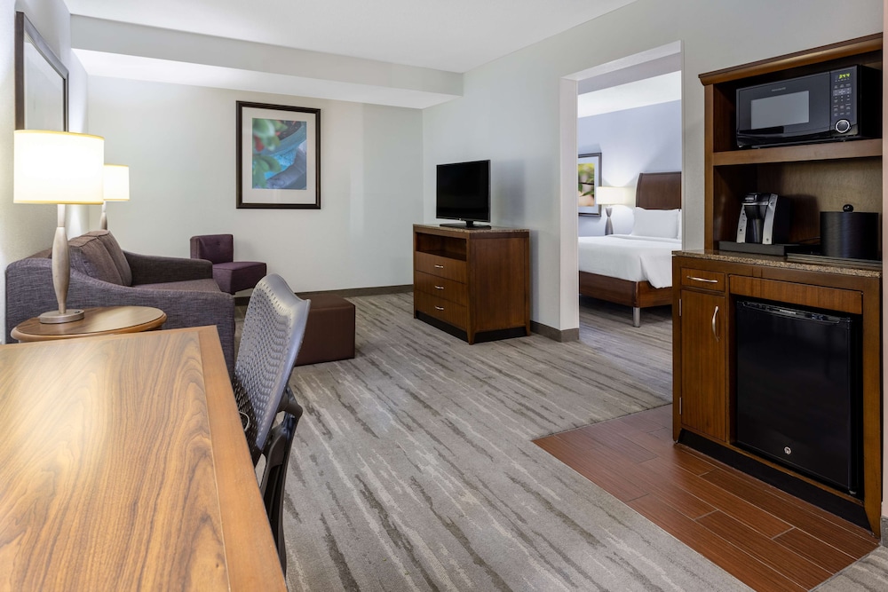 Hilton Garden Inn Roanoke - photo 23