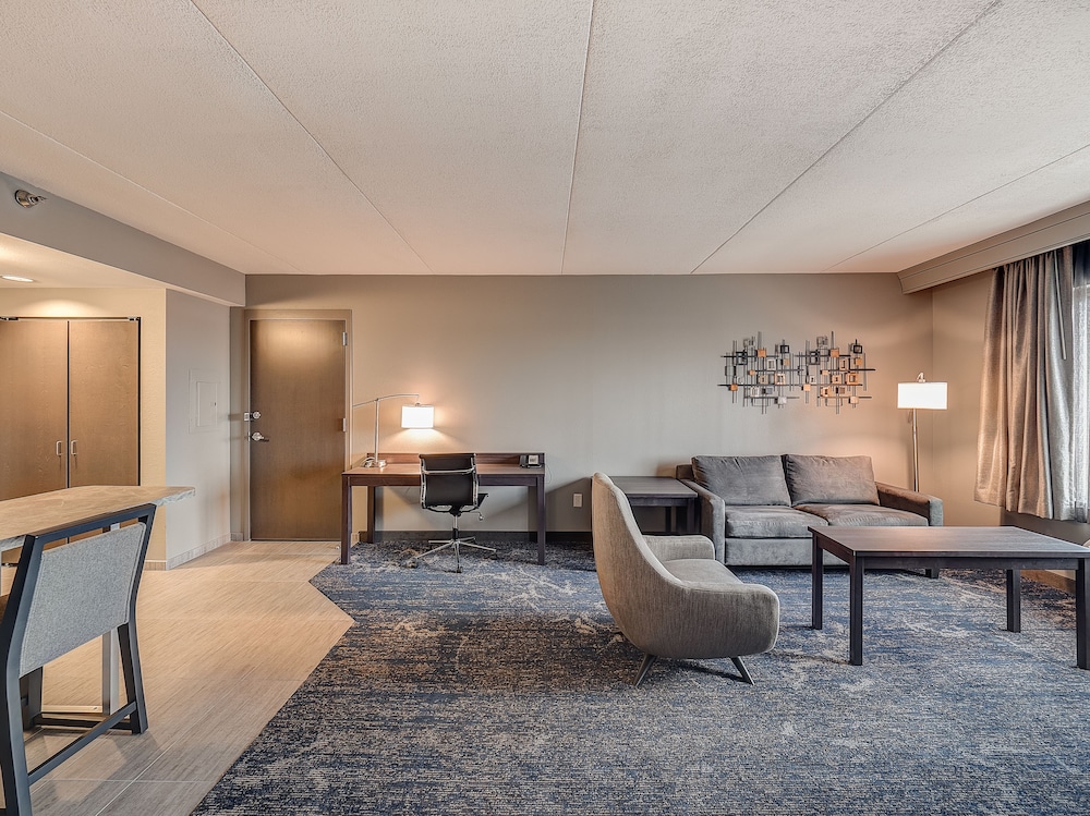DoubleTree by Hilton Hotel Bloomington - photo 35