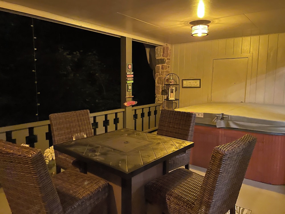 Valhalla Hillside Inn - photo 22
