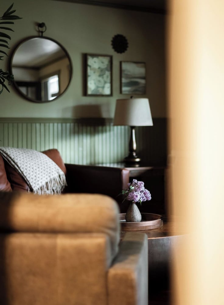 Highland Haven Creekside Inn - photo 89