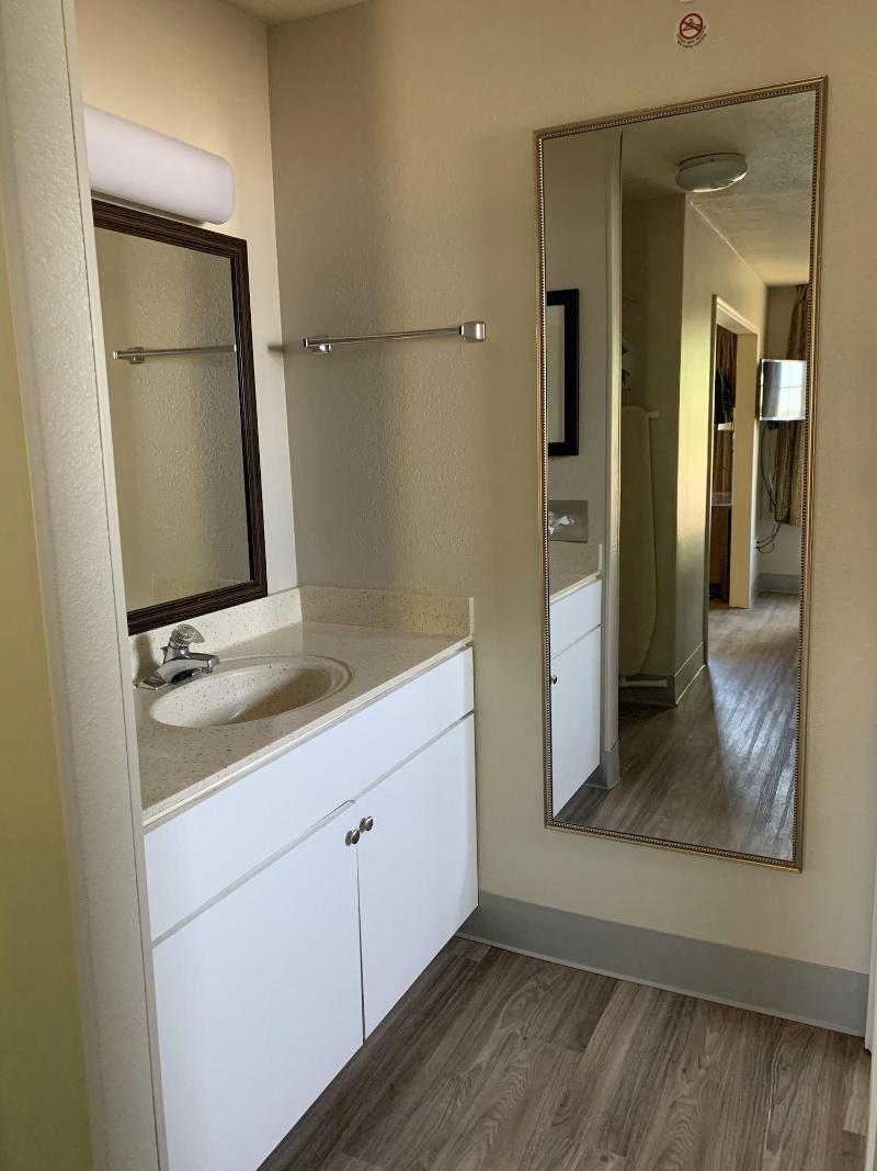 Extended Stay America Suites Kansas City Lenexa 87th St - photo 32