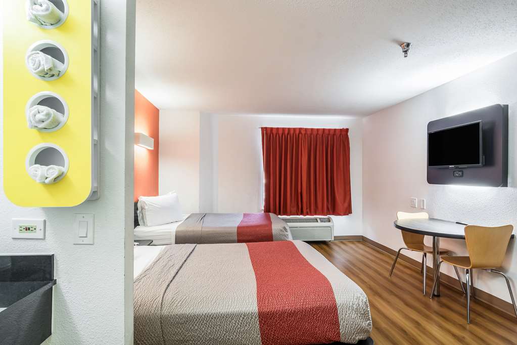 Motel 6 Harvey IL - photo 14