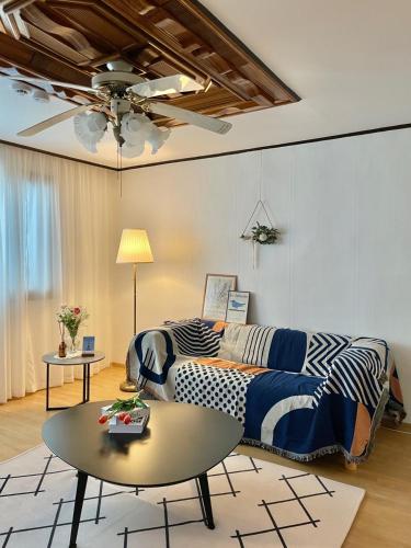Nerja — 4-Star Luxury Hotel in Seoul, South Korea