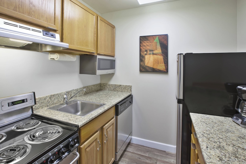 Towneplace Suites By Marriott Brookfield - photo 8