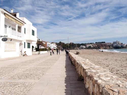 AT303 Vistas de la playa de Altafulla casa en primera línea — 4-Star Luxury Hotel in La Pineda, Spain