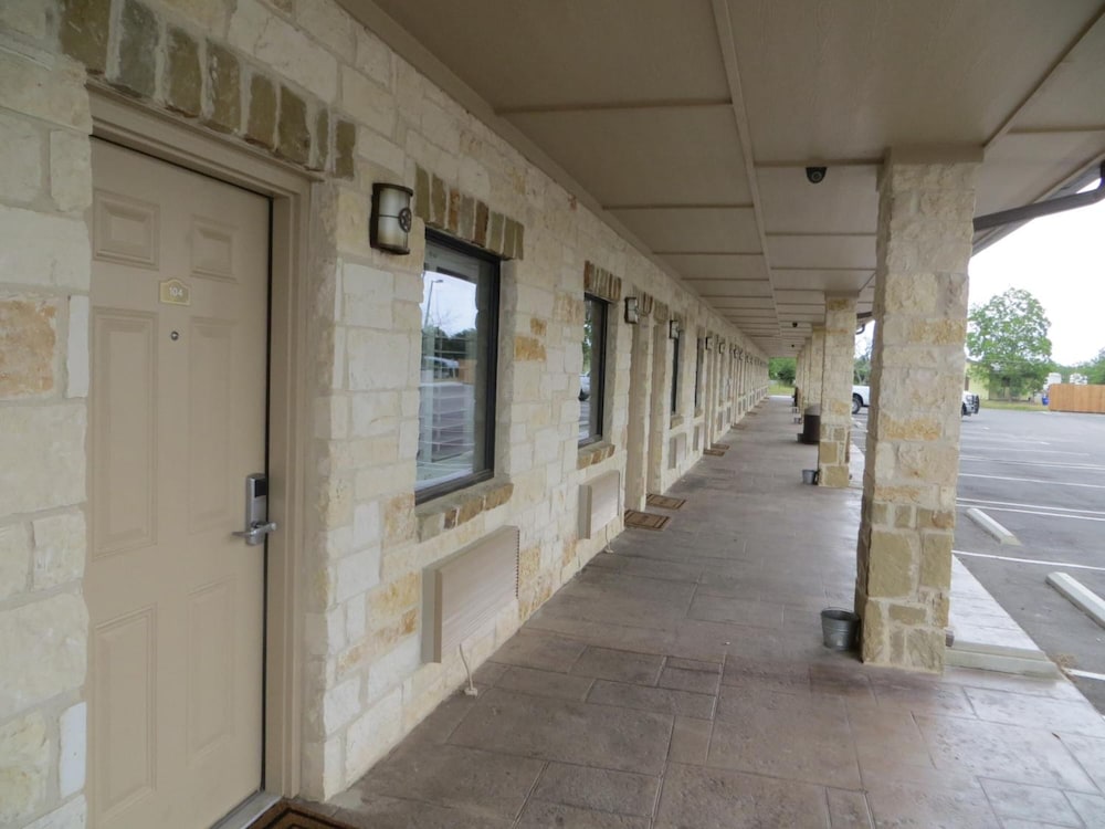 Black Gold Inn - photo 44
