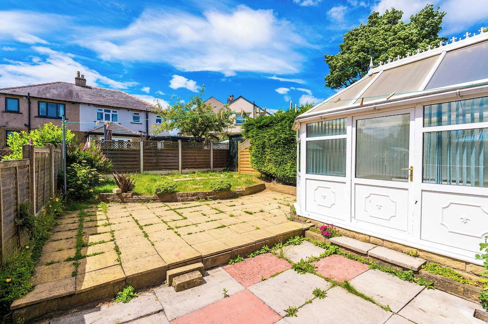 Comfortable Stay Royd Croft in Huddersfield, United Kingdom