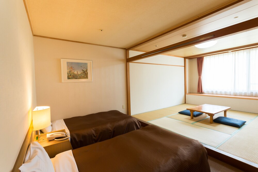 Washigatake Kogen Hotel Rainbow - carbon neutral hotel in Gujo