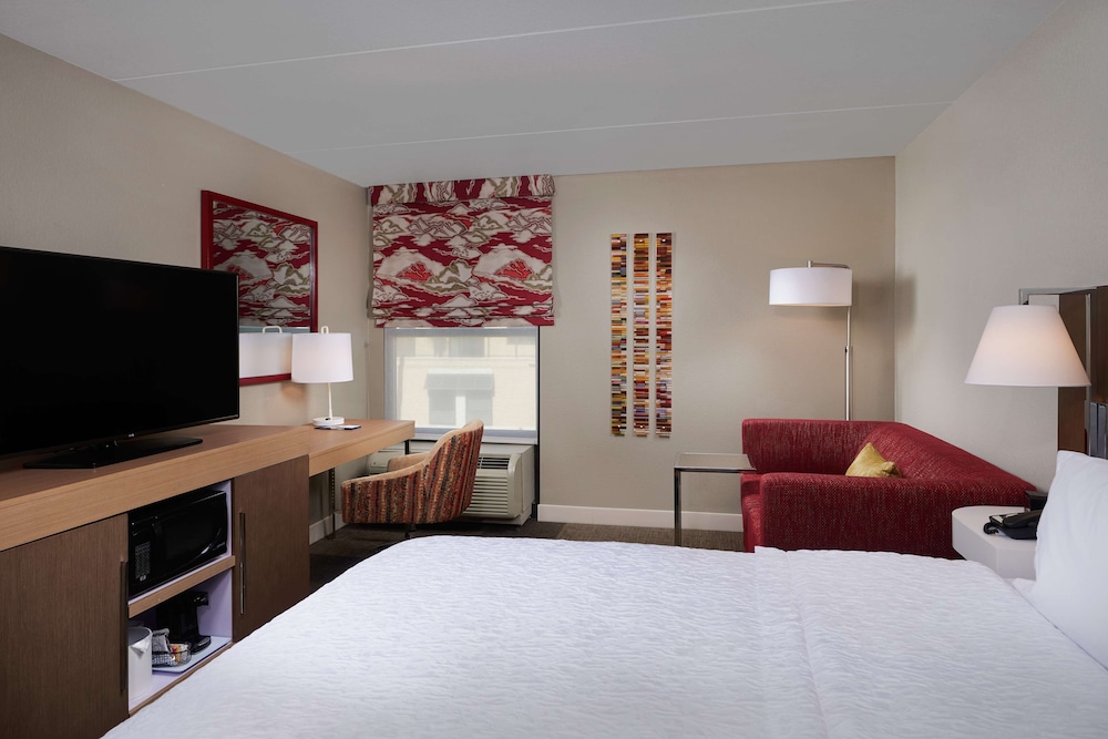 Hampton Inn & Suites Phoenix Scottsdale on Shea Boulevard - photo 10