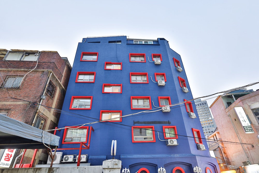 Red Panda Hotel - carbon neutral hotel in Seoul