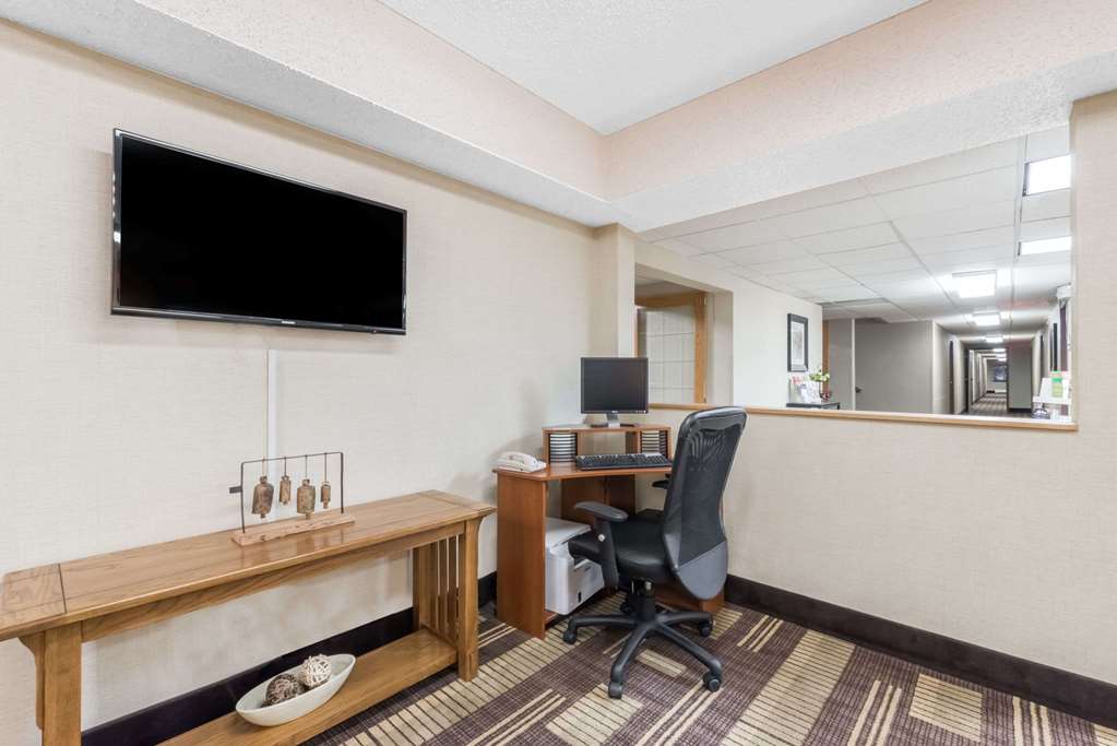 Days Inn by Wyndham Bismarck - photo 16