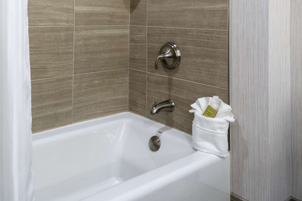 DoubleTree by Hilton Burlington Vermont - photo 25