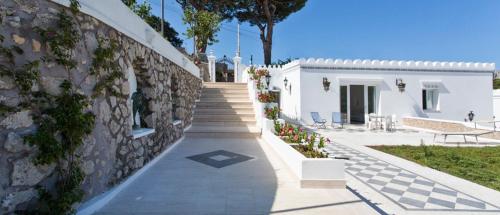 Villa Raffaella — 4-Star Luxury Hotel in Capri, Italy