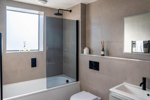 No Seven Harbour Side — 4-Star Luxury Hotel in Poole, United Kingdom