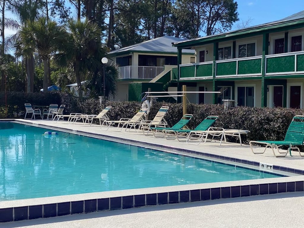 Inn On The Green - photo 20