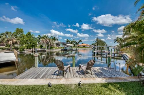 Villa Paige Baby Equip Bikes Electric heated pool... Perfect for families SWFL Rentals — 4-Star Luxury Hotel in Cape Coral, United States