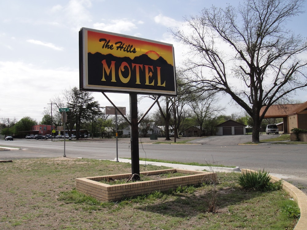 The Hills Motel in Junction, United States