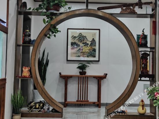 Jinshan Hotel — hotel in Xintai