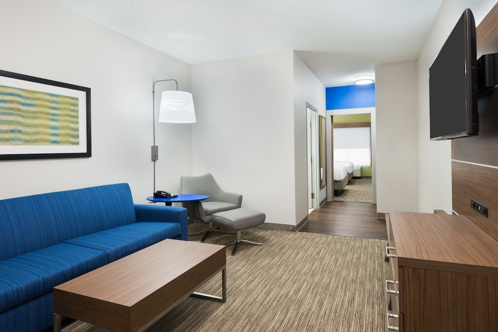 Holiday Inn Express & Suites Columbus Airport East by IHG - photo 20