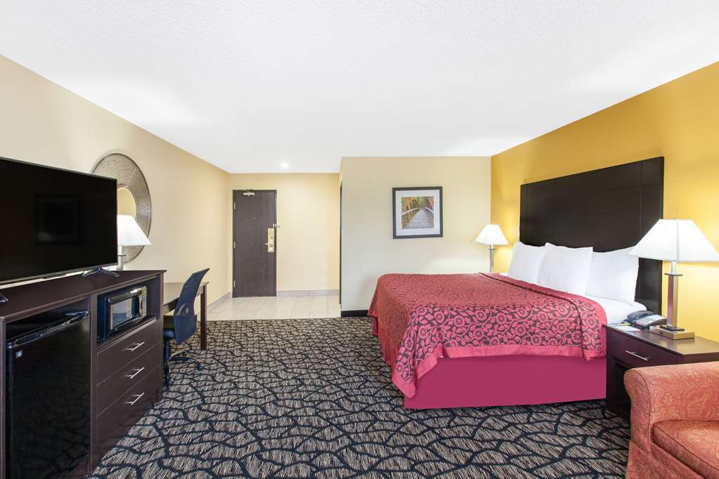 Days Inn by Wyndham Miami - photo 15