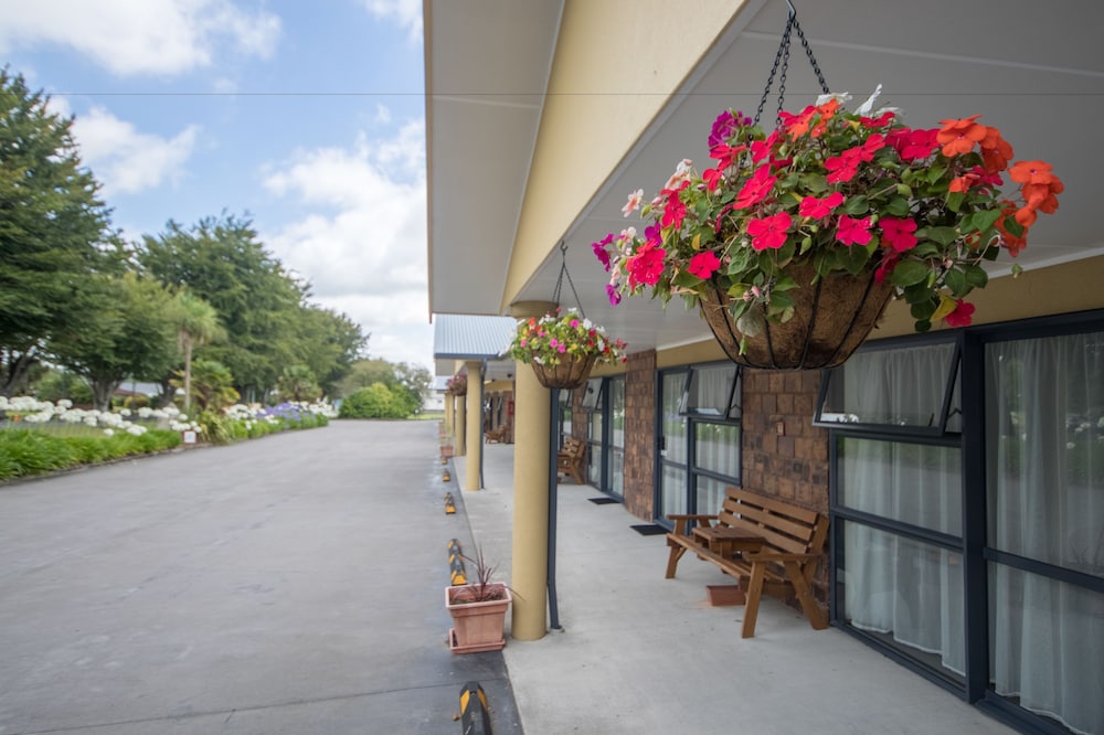 Antonio Mews Motel in Eltham, New Zealand