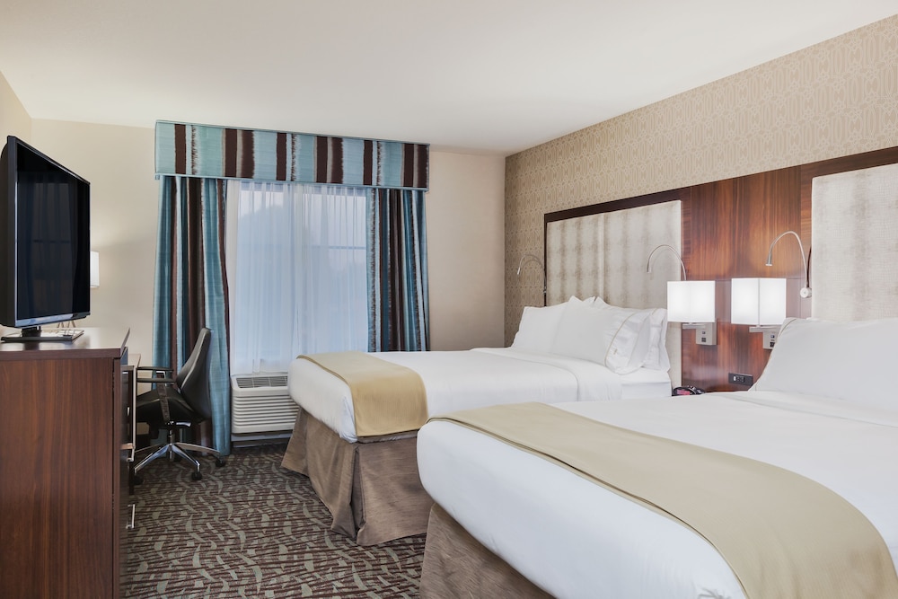 Holiday Inn Express & Suites Eureka by IHG - photo 13