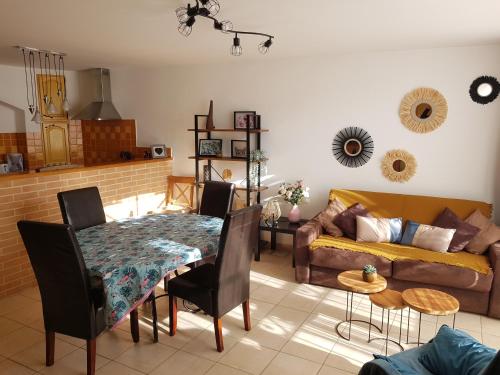 Bienvenue Chez Romane - last minute hotel in Unknown City