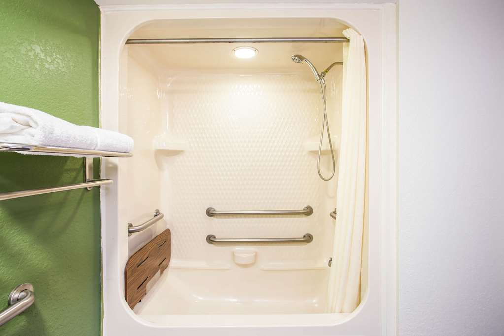 Quality Inn Kansas City International Airport - photo 17