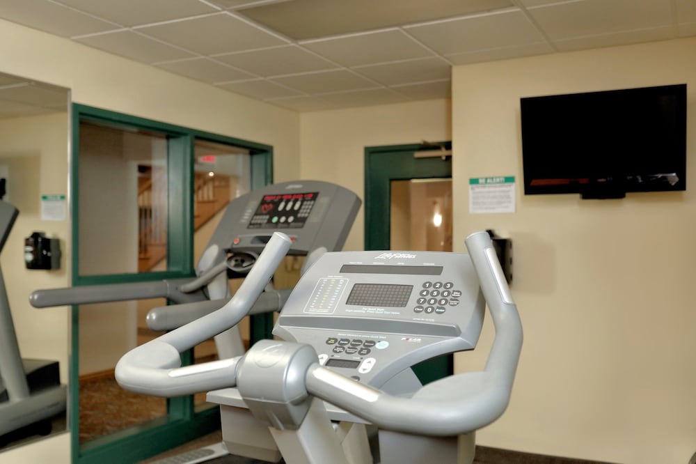 Lancaster Inn and Suites - photo 29