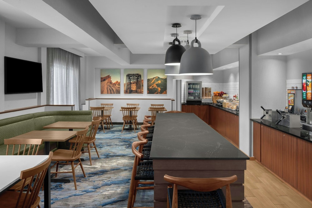 Fairfield Inn Santa Clarita Valencia - photo 22