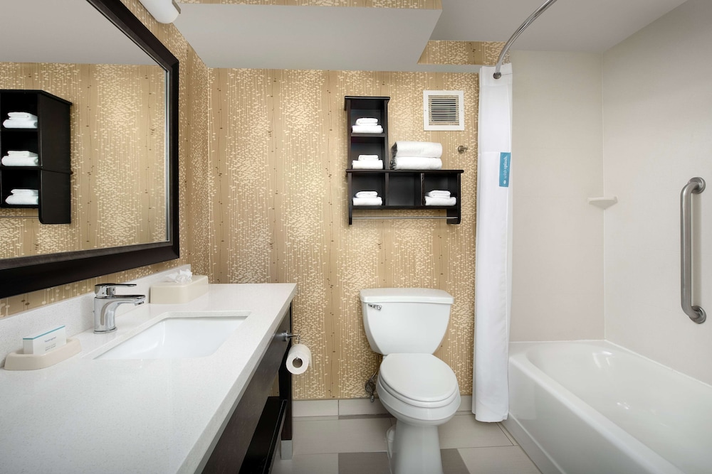 Hampton Inn & Suites Alpharetta - photo 29