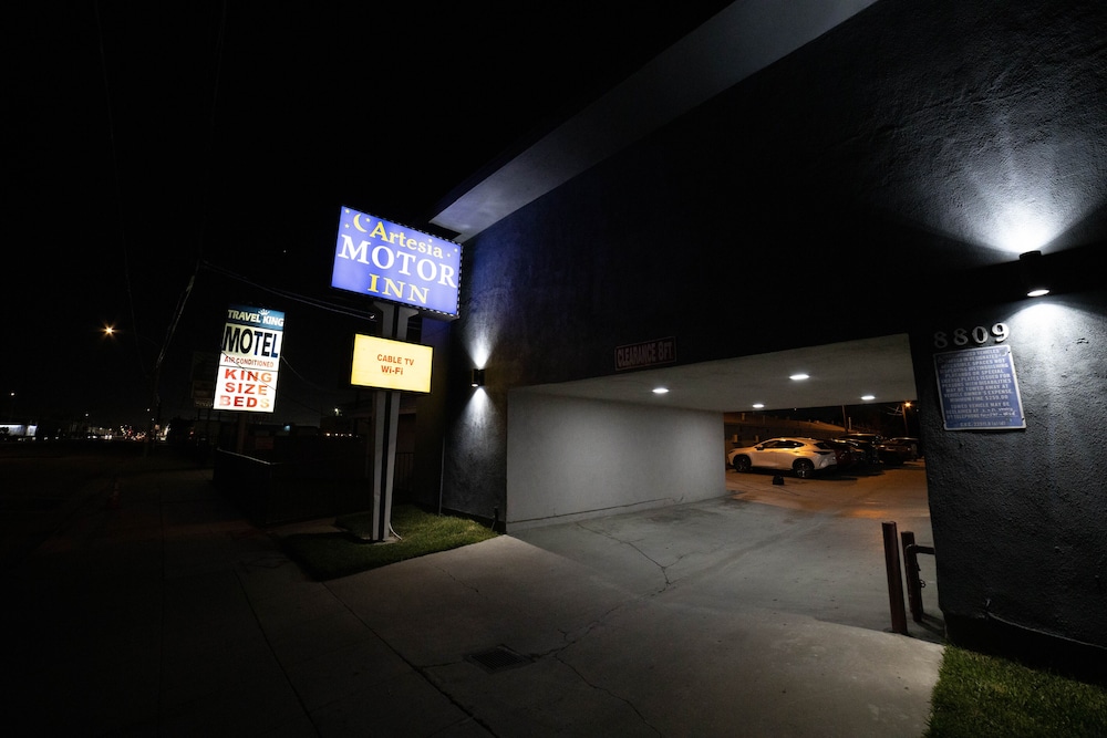 Artesia Motor Inn - photo 19