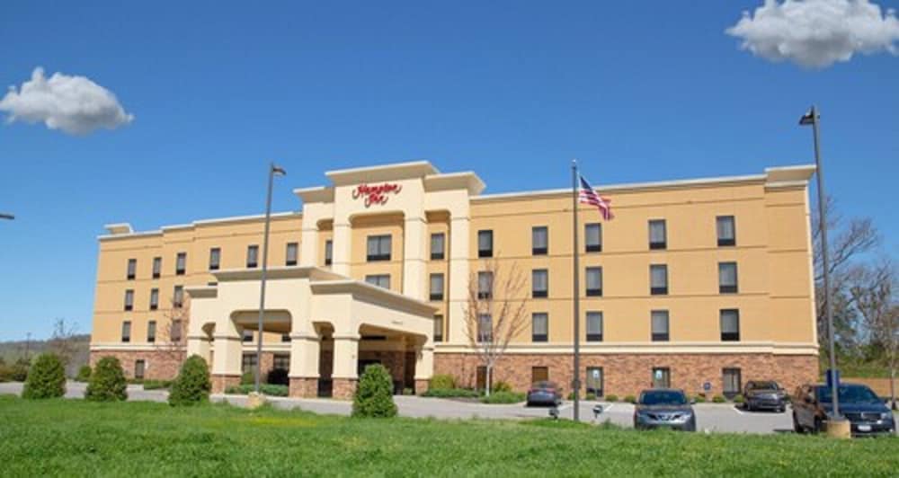 Hampton Inn Fayetteville - photo 51