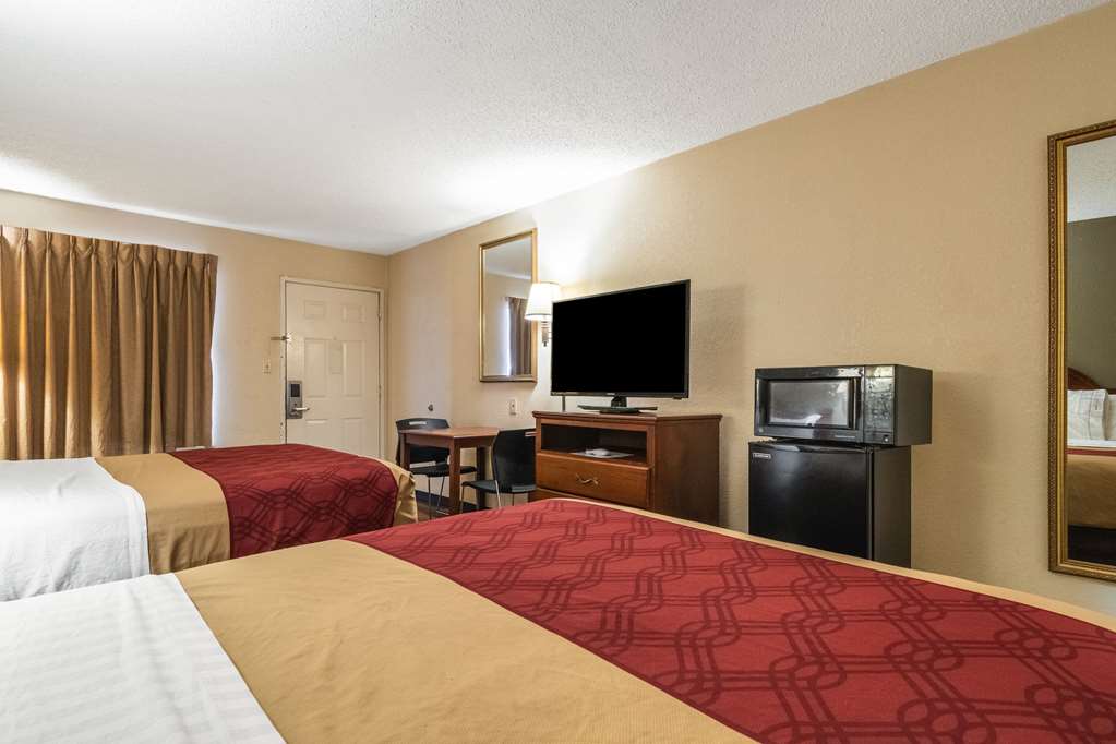 Econo Lodge Hillsboro I 35 - photo 29