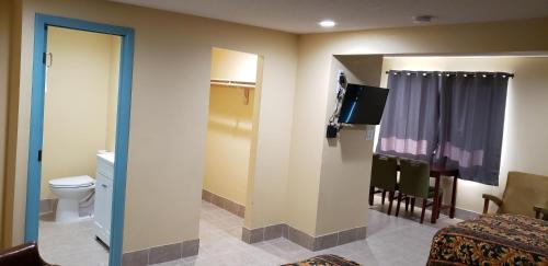 Westernaire Motel - photo 42