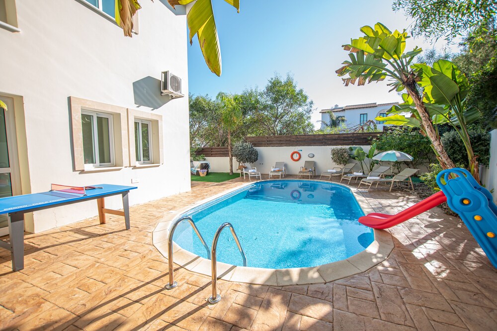 Konnos Beach Villa 3