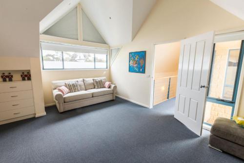 The Loft - carbon neutral hotel in Paynesville