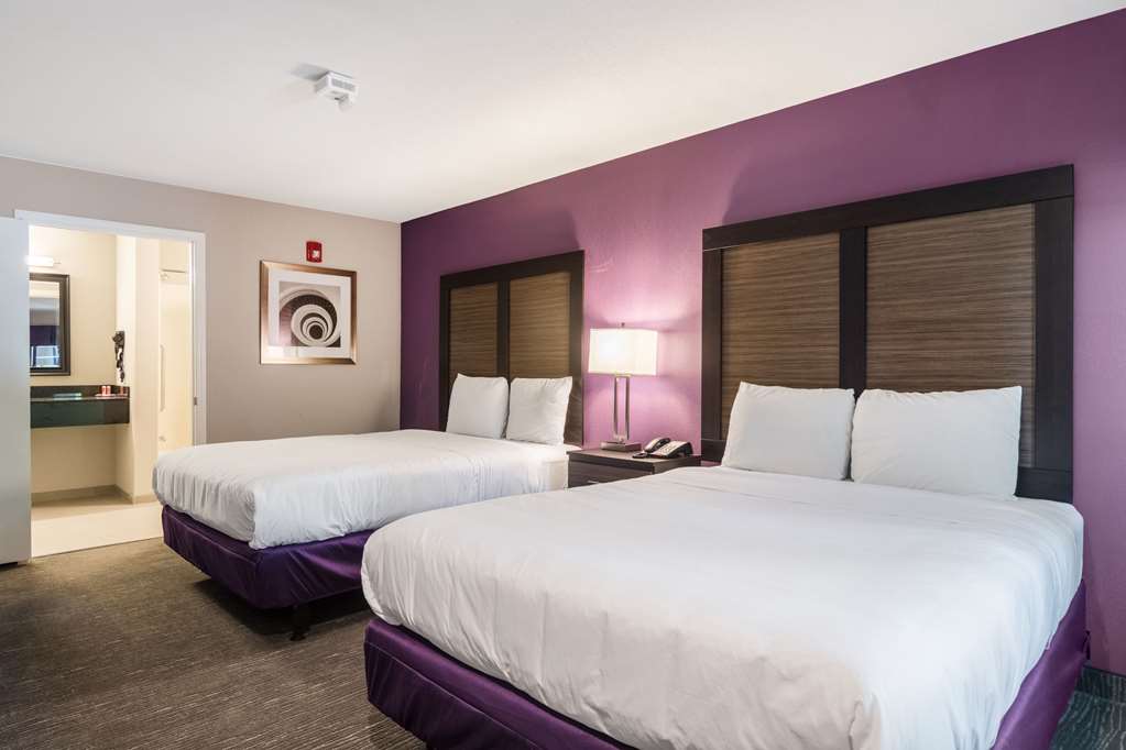 Econo Lodge Inn & Suites North Little Rock near Riverfront - photo 11