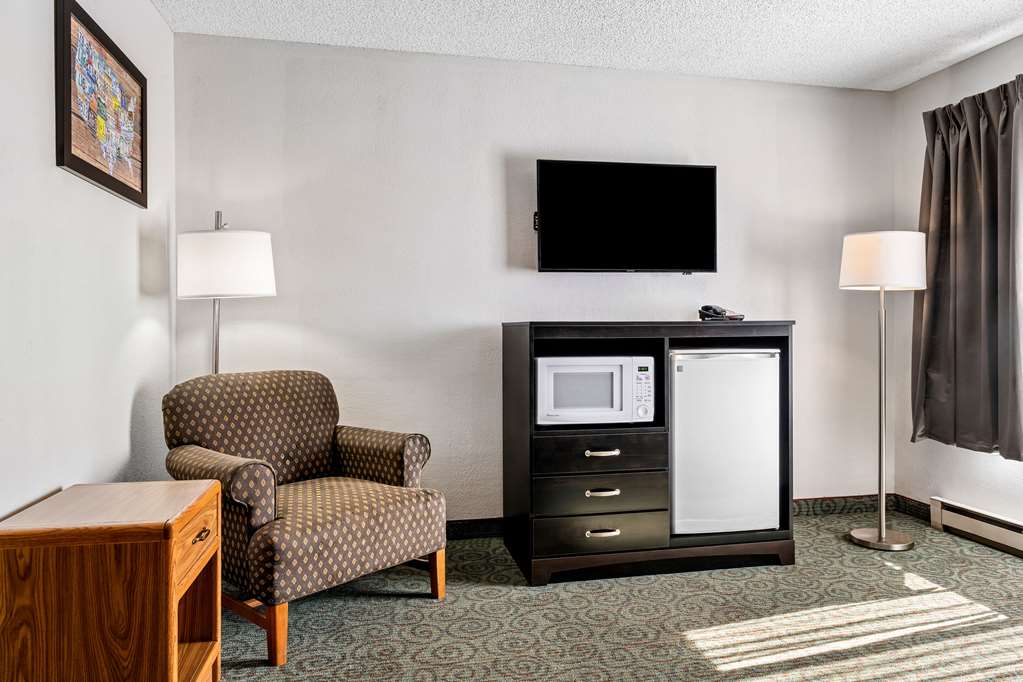 Econo Lodge Billings - photo 17
