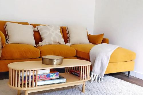 Charmant 2 Pieces Entre Disneyland Et Paris Avec Jardin in Villiers-Sur-Marne, France