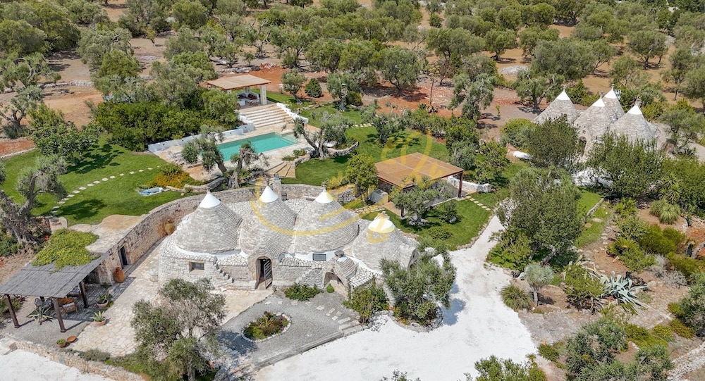 TD Trulli Amabilia Design Luxury Trulli w Pool — 4-Star Luxury Hotel in Ostuni, Italy