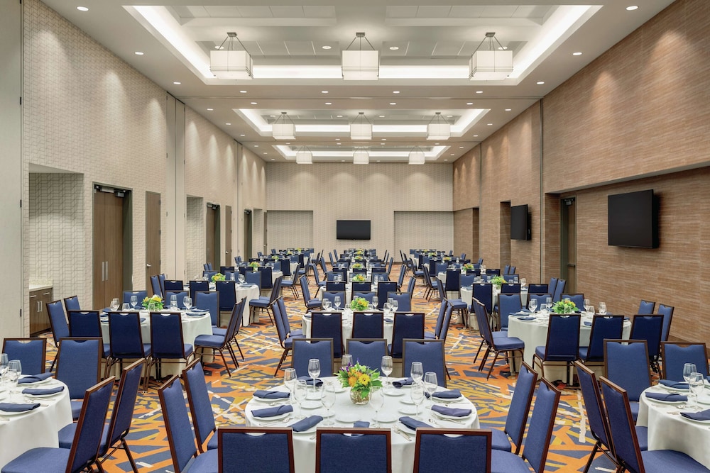 Embassy Suites Hilton South Jordan Salt Lake City - photo 35