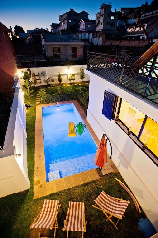 #Villa Fotsy# Oasis Luxe Vue 360 Piscine & Business — 4-Star Luxury Hotel in Antananarivo, Madagascar