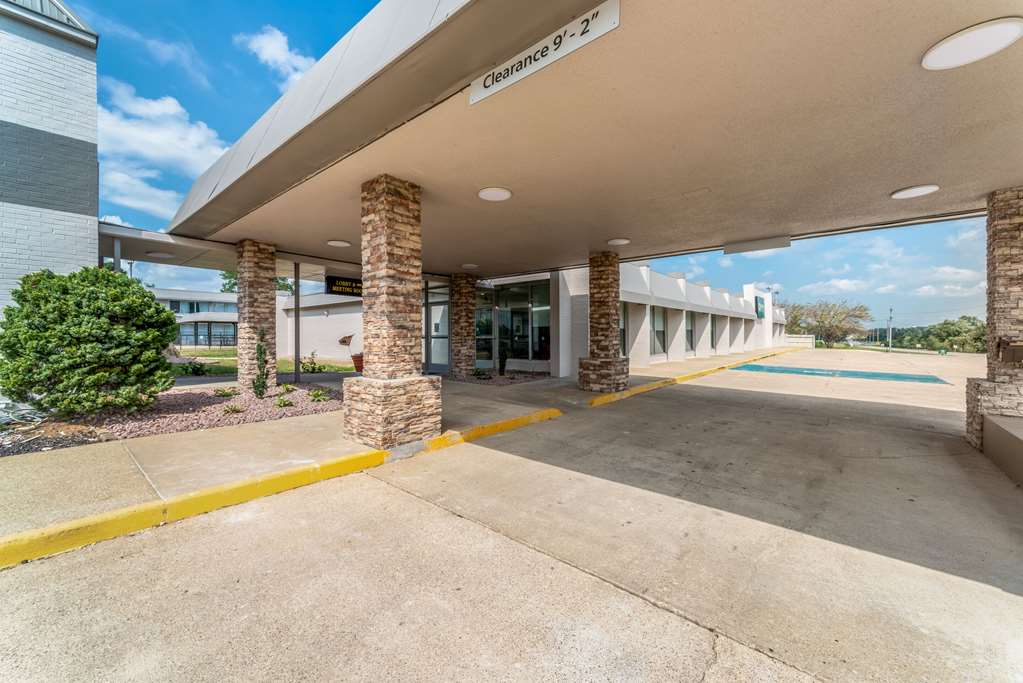 Quality Inn & Suites Vandalia near I 70 and Hwy 51 - photo 5