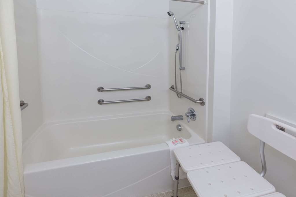 Super 8 by Wyndham Central Pt Medford - photo 12